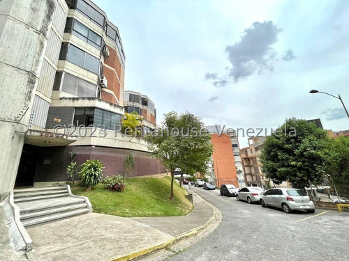 Ideal Y Practico Apartamento En Alquiler En Lomas De Las Mercedes. #24-20975