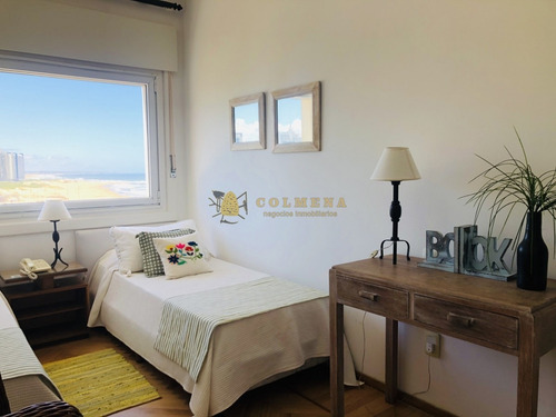Apartamento En Alquiler En La Peninsula, De 2 Dormitorios, 2 Baños, Cocina Integrada, Living-comedor.-ref:2273
