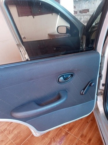 Imagem 8 de 11 de Fiat Siena 1.0 Fire Flex 4p