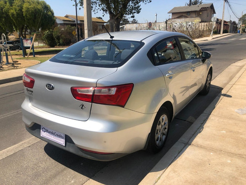 Imagen 4 de 12 de Kia Rio 4 Ex 1.4 Aut 2016
