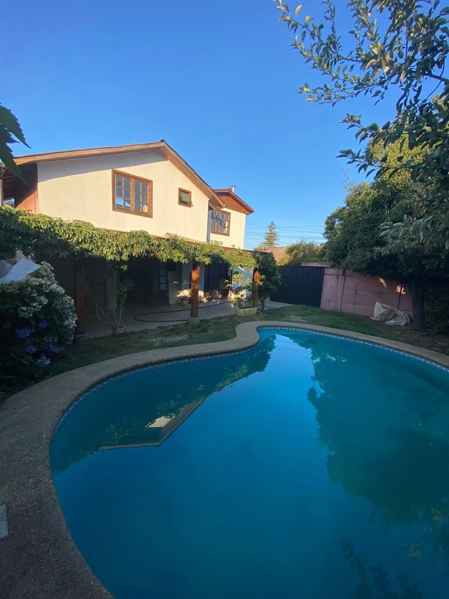 Imagen 1 de 13 de Casa En Venta Villa Emanuel De 5 Dorm. En Chillán