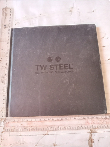 Tw Steel Big In Oversized Watches Libro Físico 