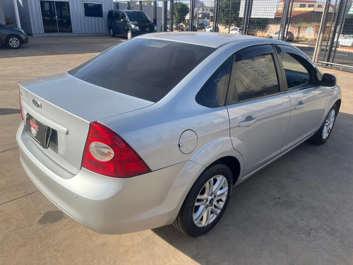 Ford Focus 1.6 GL SEDAN 16V FLEX 4P MANUAL