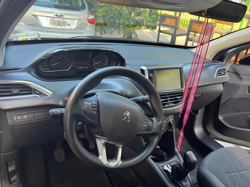 Imagen 9 de 9 de Peugeot 208 2016 1.6 Allure Touchscreen