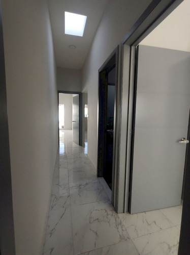 Casa Minimalista En Un Solo Nivel En Venta, En Brisas De Cuernavaca