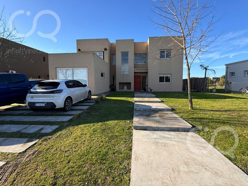 Hermosa Casa En Alquiler Con Muchas Comodidades En Area 10