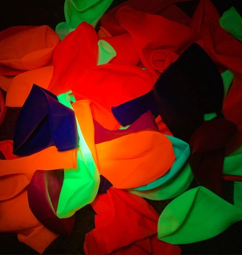 Imagen 4 de 10 de Globos Luminosos Fluo Led X 12 Brilla Con Luz Uv Cotillon