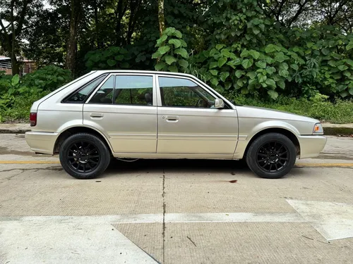 Mazda 323 1.3 Hs