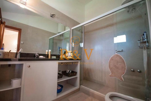 Imagen 26 de 30 de Excelente Casa De 4 Dormitorios Y Piscina A Una Cuadra Del Mar