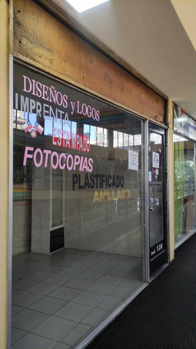 Local En Plaza De Armas Santiago (63418)