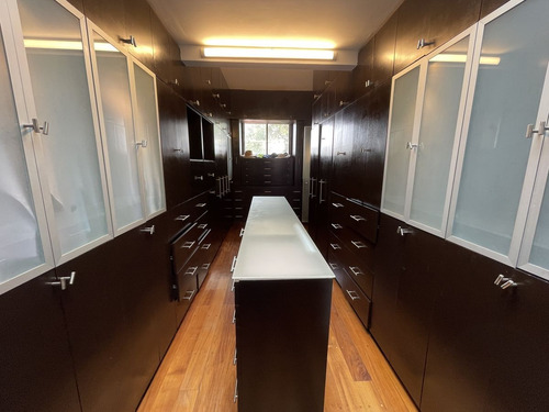 Espectacular Casa Con Excelente Ubicación En La Mejor Zona De La Herradura