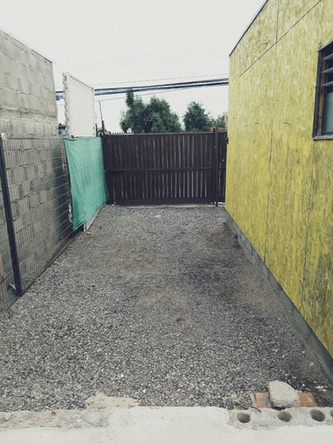 Casa Con Cierre Perimetral, Porton Corredera, Loza
