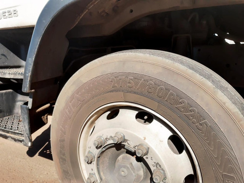 Imagem 7 de 15 de Tector 240e28 Truck Iveco - Teto Alto