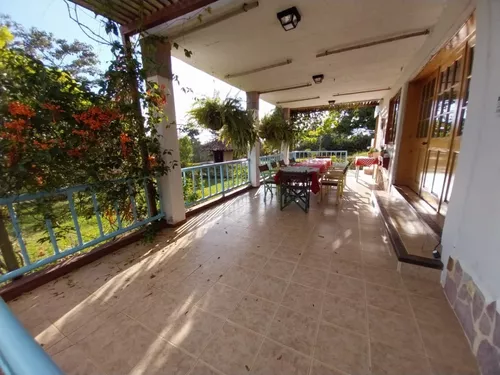 Casa Campestre En Terreno Amplio De 3.640m2