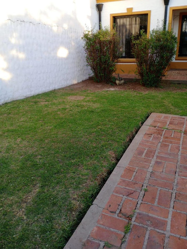 Casa En Venta . 4 Dormitorios 4 Baños - 500mts2 - Bolívar