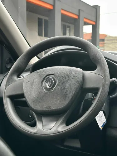 Renault Logan 1.6 Privilege / Intens