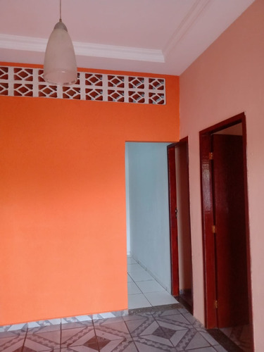 Casa 3 Quartos Com Garagem E Piscina