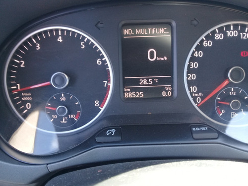 Volkswagen Suran 1.6 Trendline 2014 Jf