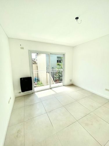 Imagen 2 de 14 de Venta Con Renta Departamento Av Centenario 500 Usd 90.000. San Isidro