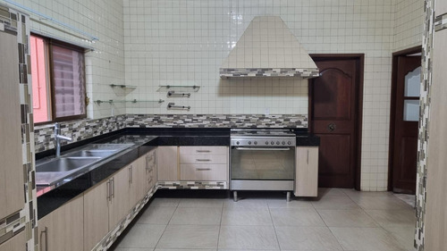 Residencia De Alta Plusvalía En El Corazón De Querétaro Con Uso De Suelo Mixto Inversión Garantiz...