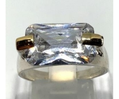 Hermoso Anillo En Plata Y Oro Con Piedra