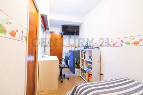 Imagen 15 de 19 de Departamento En Venta De 2 Dormtorios Con Patio En La Plata