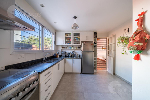 Venta Casa 6 Ambientes Con Pileta, Quincho Y Cochera En Olivos, Acepta Permuta