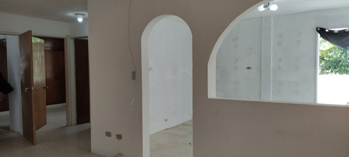 Imagen 3 de 16 de El Cafetal Oportunidad De Bonita Casa En Calle Cerrada, Jardín Y Anexo