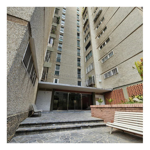 Apartamento En Alquiler Altamira Sur Es24-19749