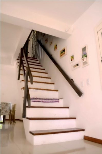 Casa Em Vila Nova Com 3 Dormitórios - Mi11693