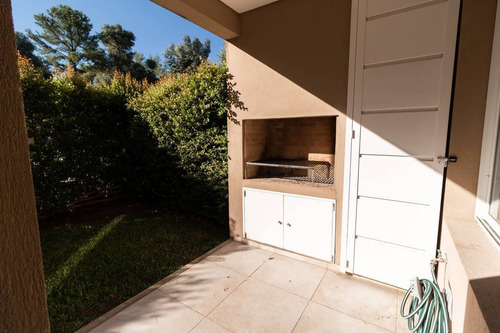 Imagen 2 de 20 de Muy Lindo Departamento De Dos Ambientes En Venta En Condominio Aguaribay, Pilar!!