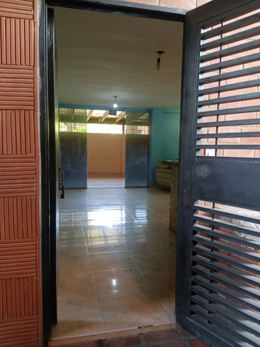 Apartamento En Residencias Gardenias Valle Arriba