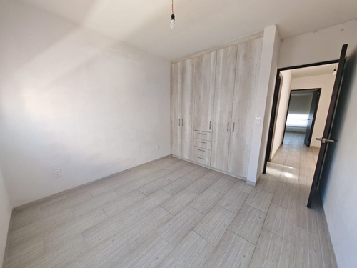 Fracc. Vista Azul A Unos Pasos De Tec Milenio Cerca Del Libram.surpte Casa En Esquina De 4 Recamaras Con Closets Y Estudio En Pb, Espacios Amplio E Iluminados