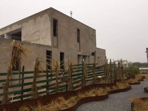 Imagen 3 de 3 de Costa Esmeralda - Casa En Venta En Barrio Ecuestre