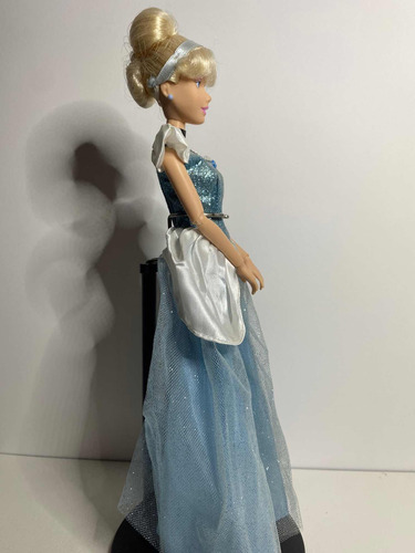 Muñeca Disney Store Cenicienta Brillantina Vestido Azul (Usado)