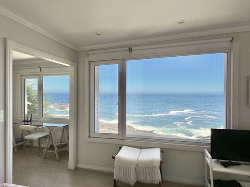 Gran Casa En Primera Línea Con Vista Impresionante, Zapallar