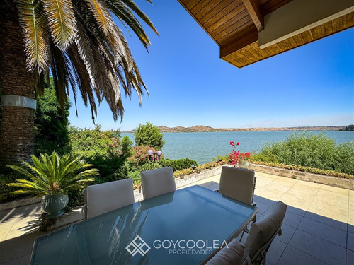 Casa En Venta De 4 Dorm. En Las Cabras