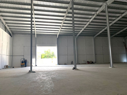 Imagen 1 de 8 de Vendo Nave Industrial En Autopista De Las Américas
