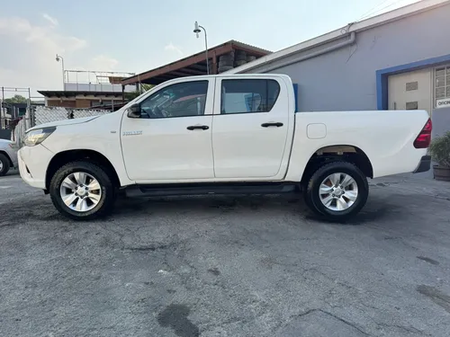 Toyota Hilux 2.7 Cabina Doble Base Mt