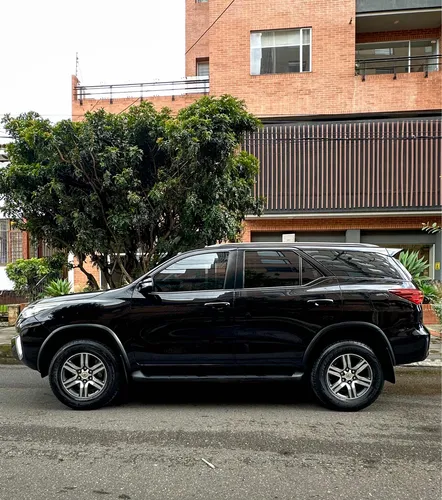 Toyota Fortuner 2.7 Gasolina Automática 4x2 7 Puestos Full