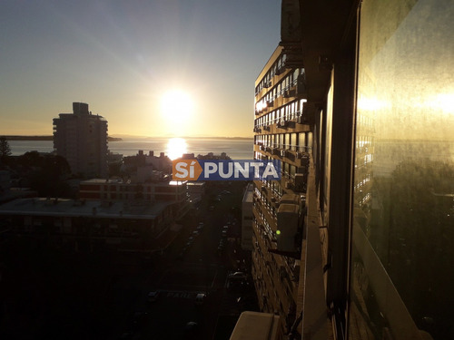 Edificio A Metros De Playa Brava 