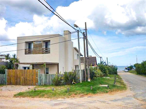 Casa En Venta De 3 Dormitorios En Manantiales