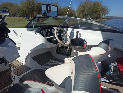 Arco Iris Eclipse 19 Motor 150 Hp 4t C/trailer