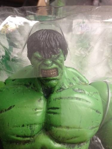 Boneco O Incrível Hulk Marvel Select Diamond 10826