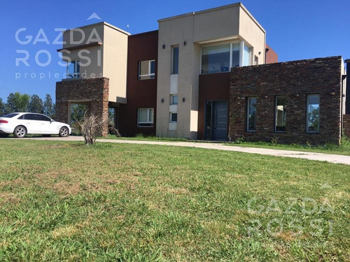 Imagen 2 de 27 de Espectacular Propiedad A La Venta En Fincas Del Alba, Canning