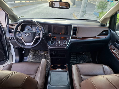 Toyota Sienna 3.5 Limited At