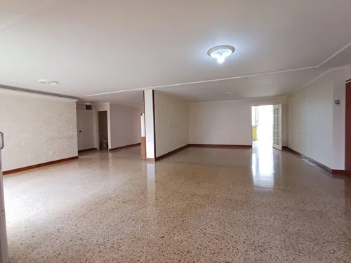 Apartamento En Venta En Laureles. Cod V12638
