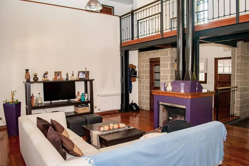 Hermosa Casa Súper Cómoda Y Espaciosa, Con Cochera, Pileta, Jardín Y Parrilla!