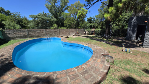 Casa Y Pileta Apto Crédito Sobre 2 Lotes De 10 X 30 C/u En Tortuguitas, Entre Francisco Castañeda Y Atahualpa, A 200 Mts De Chacabuco///.