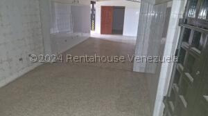 Fabuloso Local Comercial En Alquiler En Las Minas